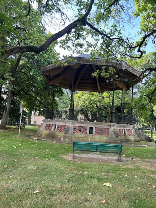 Le Petit Kiosque - Terrasse Parking & Local Velo Leilighet Verdun-sur-Meuse Eksteriør bilde